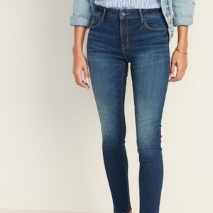 Old Navy Mid Rise Super Skinny Rockstar Jeans